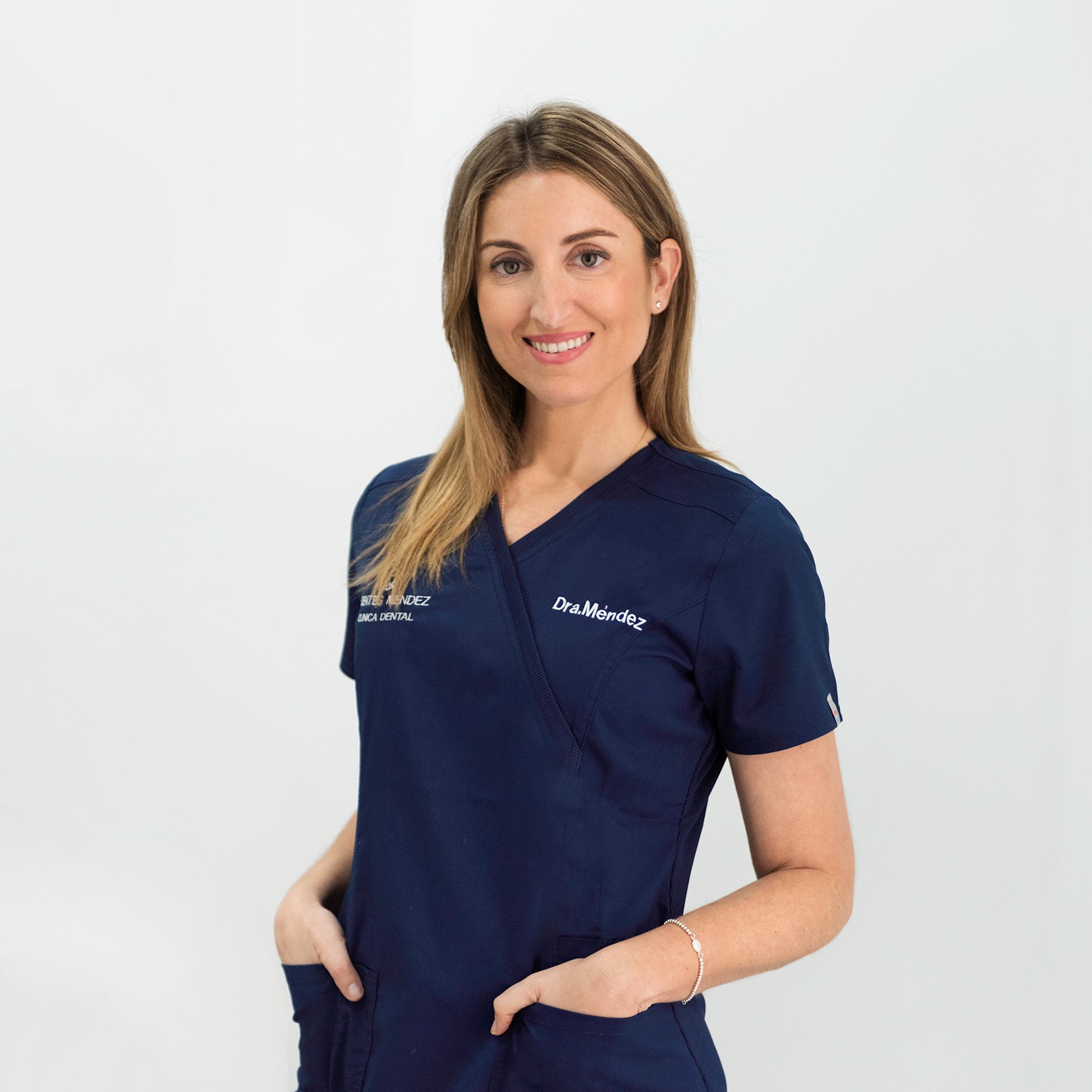 Mila Méndez dentista en Cádiz